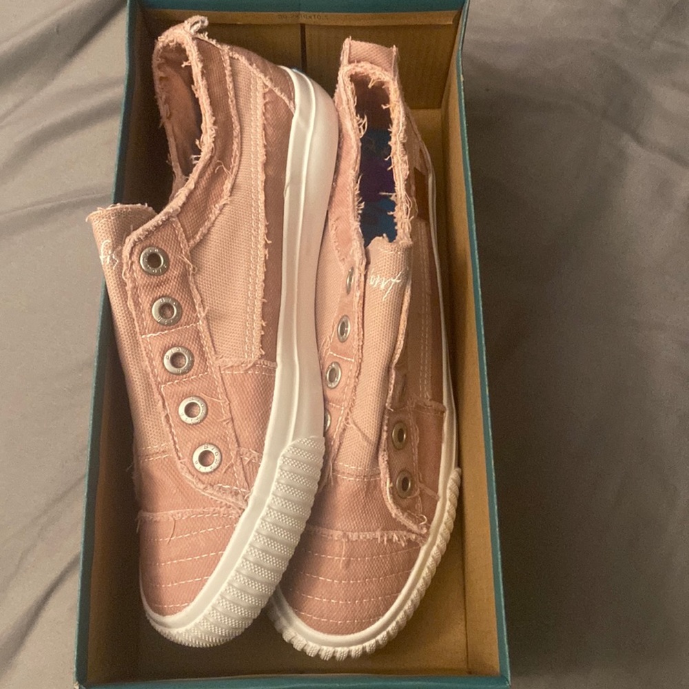 Womens shoes